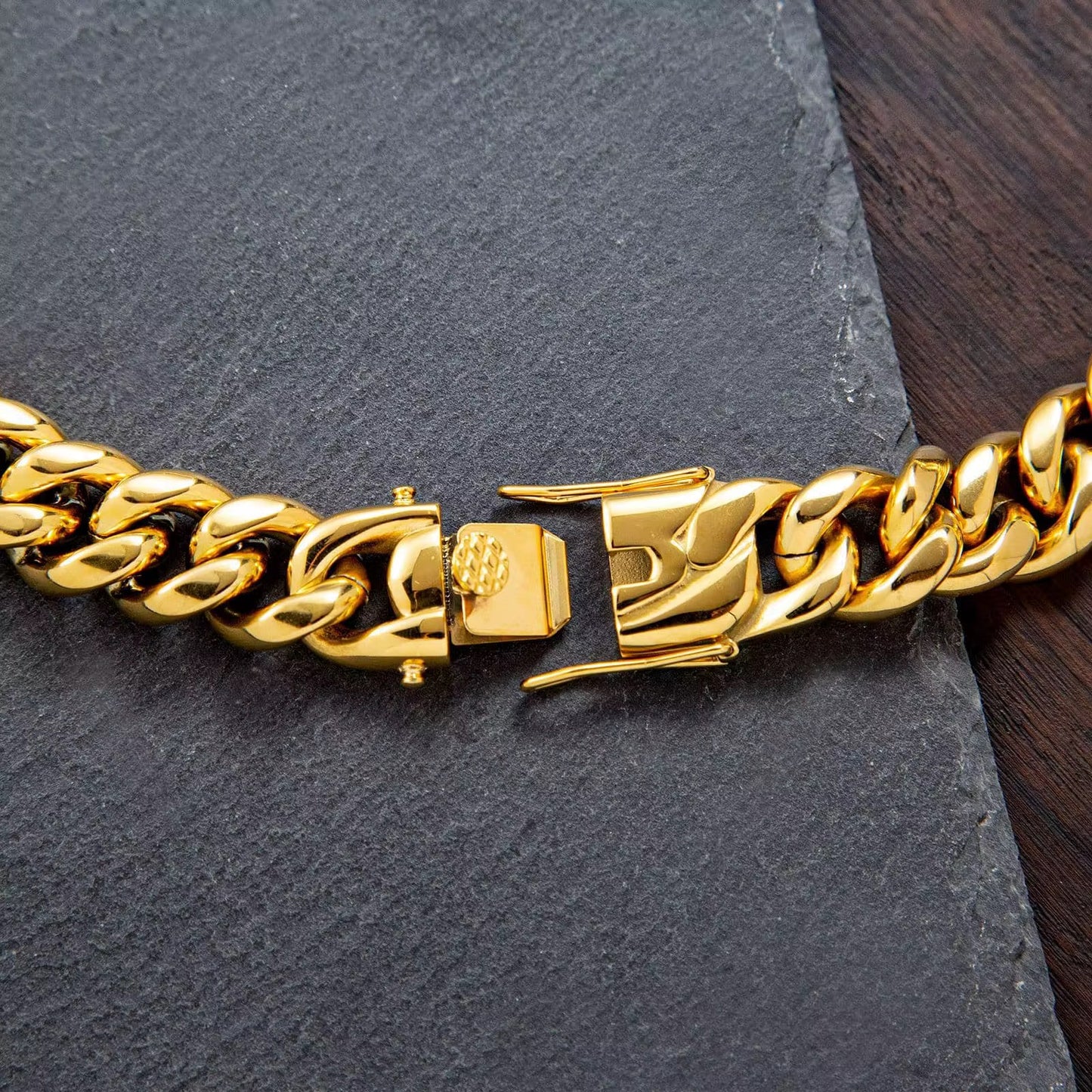 Luxe Link Nameplate