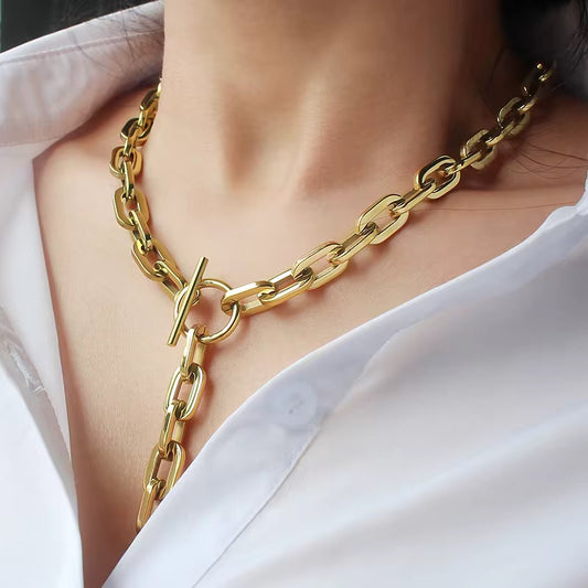 Beaux Bold Toggle Necklace